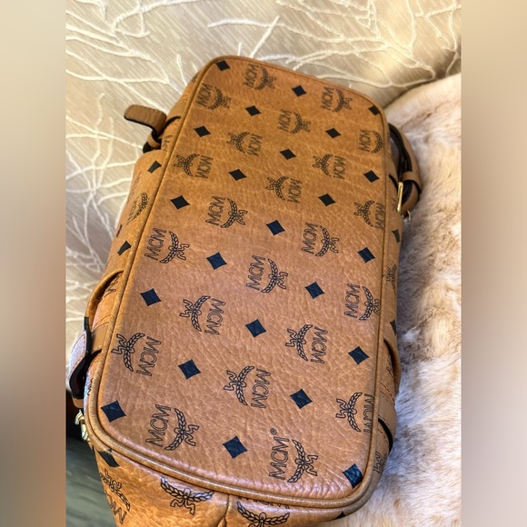 MCM Visetos LARGE with Strap Essentials Shopper Two way Tote Cognac - Picture 3 of 15